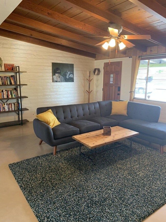 Foto del edificio - 2113 N Rita Ave