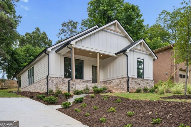 Foto del edificio - 2050 Morehouse Dr NW