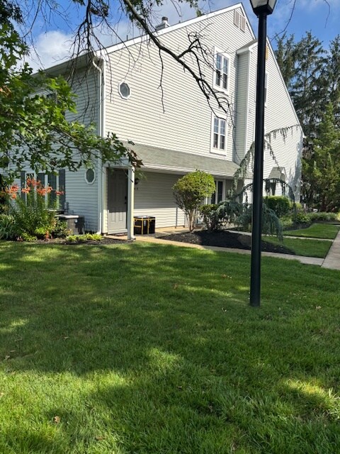 Building Photo - 374A Delancey Pl