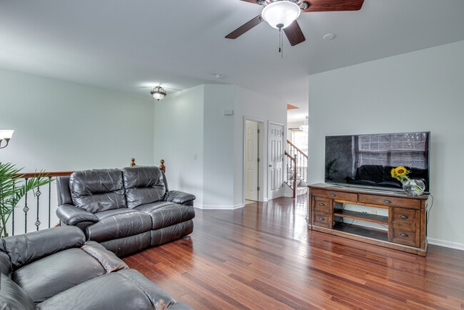Building Photo - 4162 Milford Ln