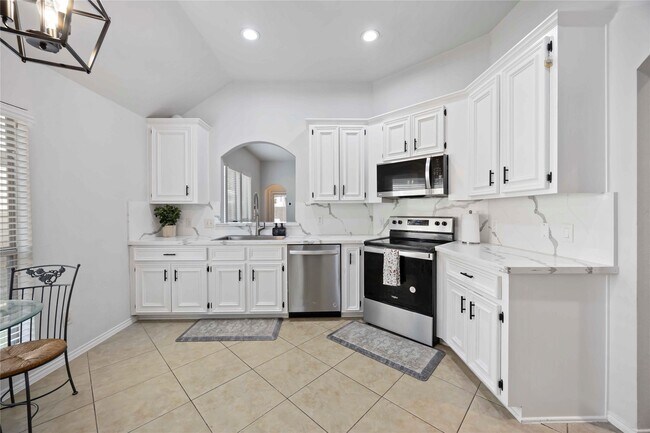 Foto del edificio - 6018 Lynwood Banks Ln