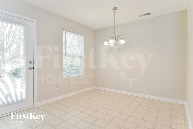 Building Photo - 3902 Edgewood Terrace Rd