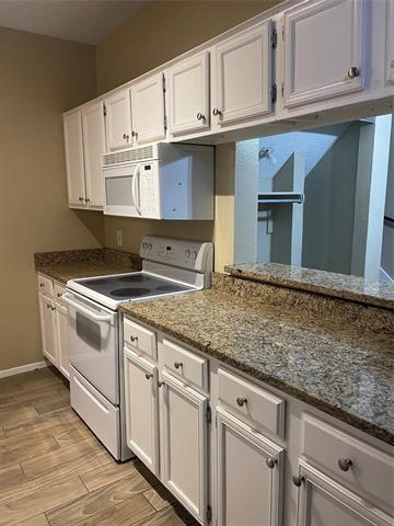 Foto del edificio - 5550 Spring Valley Rd