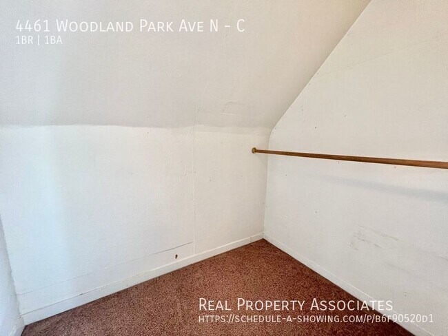 Foto del edificio - 4461 Woodland Park Ave N