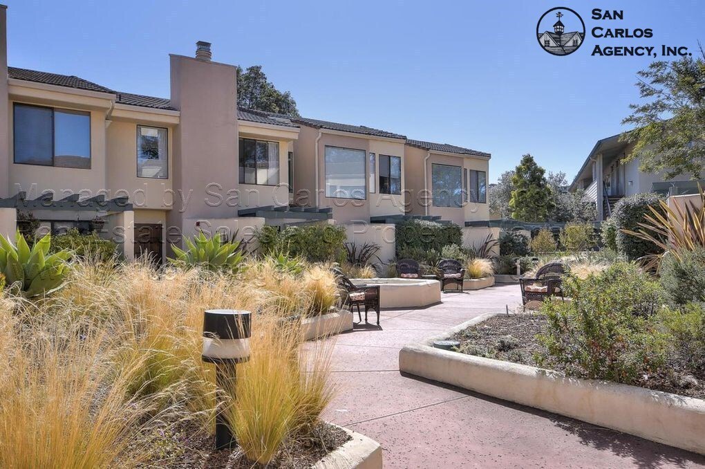 Primary Photo - Spacious & Updated 2 Bed Downtown Monterey...