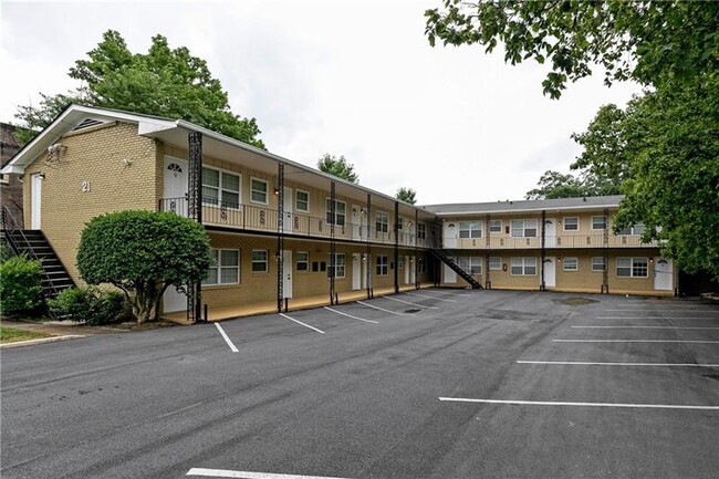 Building Photo - 21 Delmont Dr NE