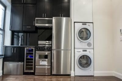 Primary Photo - 15 W 103rd St