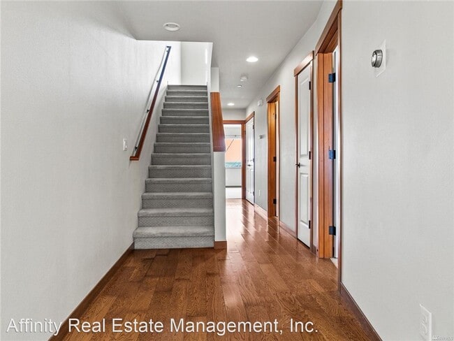 Building Photo - 3 br, 2.5 bath House - 626 S 23rd St