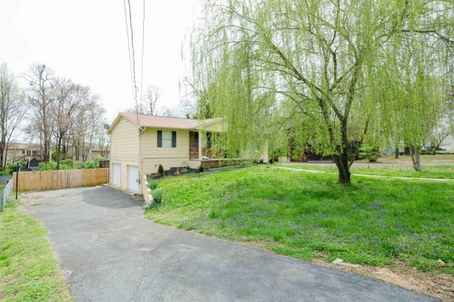 Building Photo - 11044 Concord Woods Dr