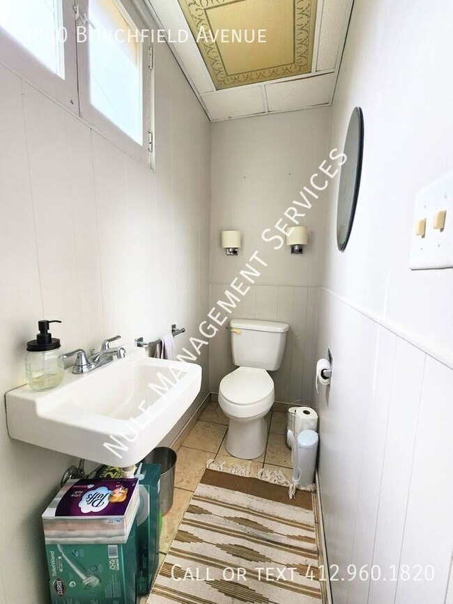 Foto del edificio - 5850 Burchfield Ave