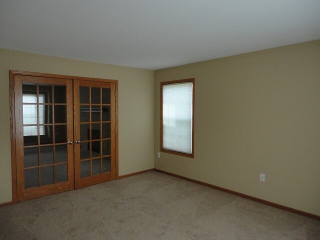 Building Photo - 402 Ponderosa Dr