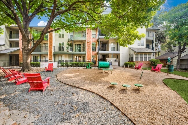 Building Photo - Tenison at White Rock