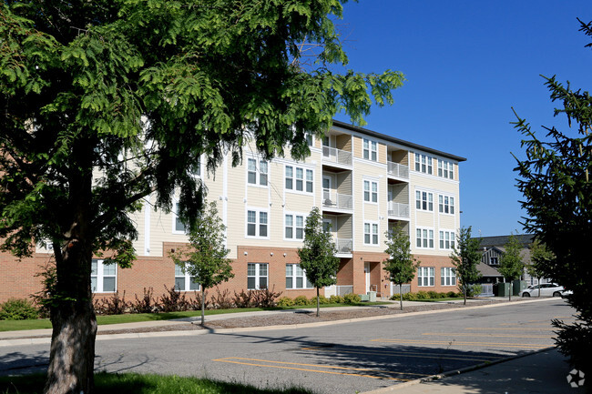 Building Photo - Auburn Square Apartments