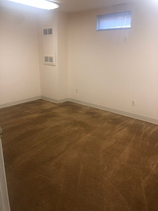 Bedroom (different angle) - 5501 Auth Rd