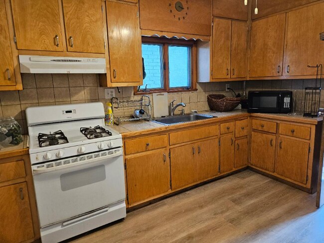 Foto del edificio - 42 Highland Ave