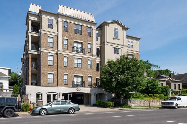 Foto del edificio - 1010 16th Ave S