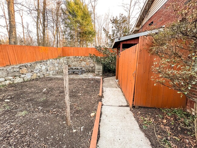 Fenced in yard/garden and patio - 624 State Rd
