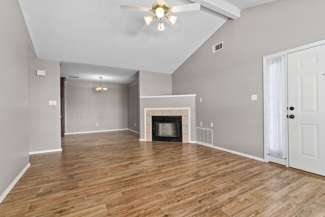 Building Photo - Newly Updated Fort Smith Duplex!