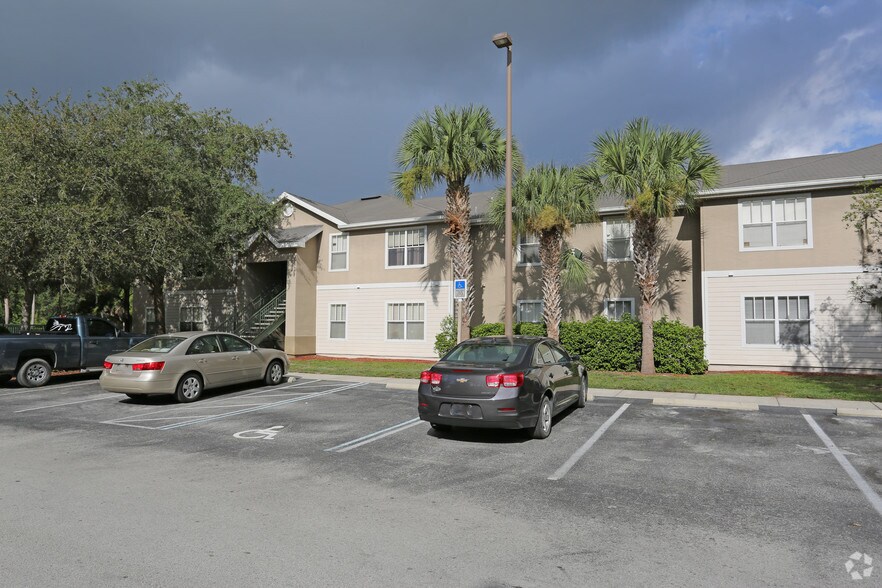 Weston Oaks Apartment Rentals Holiday, FL