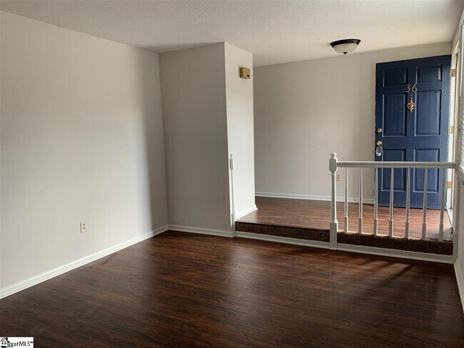 Foto del edificio - 710 Hunts Bridge Rd
