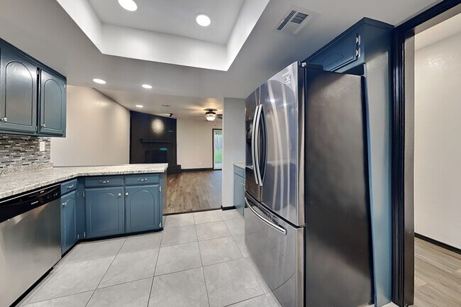 Foto del edificio - 640 N Markwell Ave
