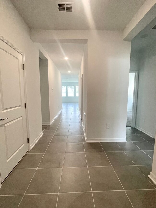 Photo - 4 bedroom home $2,195/mo, Storey Creek