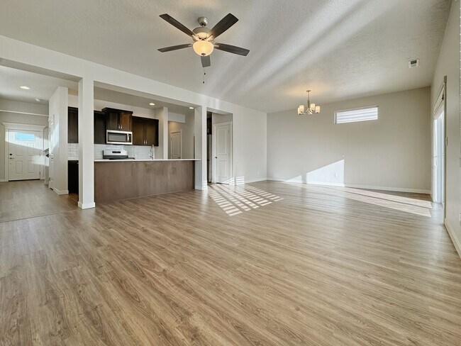 Foto del edificio - Pet-Friendly 4-Bedroom Home in Moxie Ridge with Fenced Yard, Near Trails & Downtown Boise | $500 ...