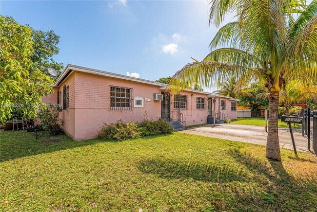 Foto del edificio - 13495 NW 8th Ave