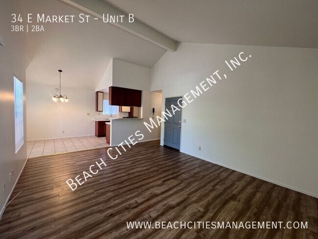 Building Photo - Beautifully renovated 3-bedroom, 2-bathroo...