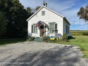 Building Photo - 135 Rudd Pond Rd