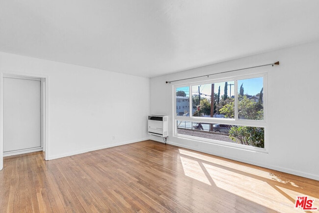 Foto del edificio - 4733 Lexington Ave