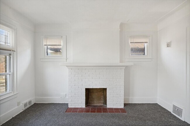 Foto del edificio - 2333/2335 Grand - T - Ody Holdings