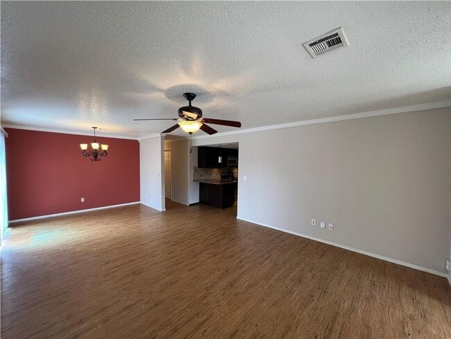 Building Photo - 322 S 11th Pl