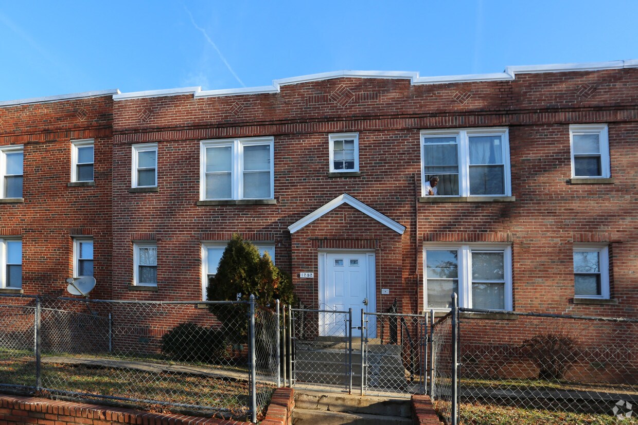 Building Photo - 1252-1254 Owen Pl NE