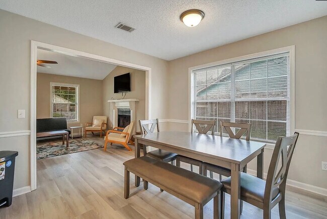 Building Photo - 1308 Tower Dr