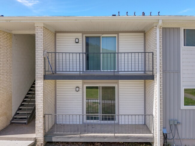 Foto del edificio - Sunset Village Apartments