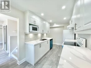 Building Photo - 26 Homeland Ct