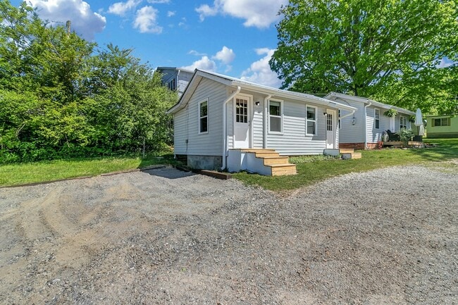 Building Photo - 8 Cobble Dr