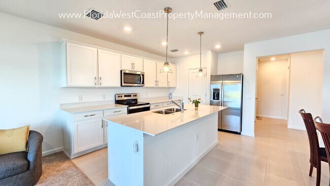 Building Photo - OUTSTANDING AVANTI AT WATERSIDE! LAKEWOOD ...