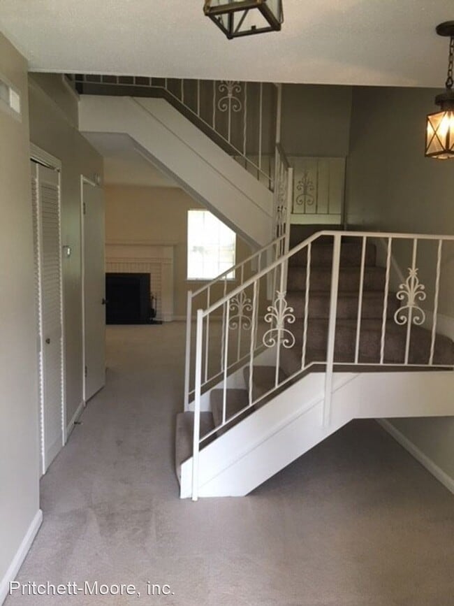 Building Photo - 3 br, 2.5 bath House - 148 Fox Run