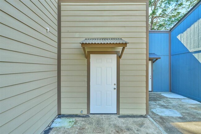 Building Photo - 30 Harbour Row Dr