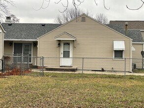 Building Photo - 1804 Cranston Rd
