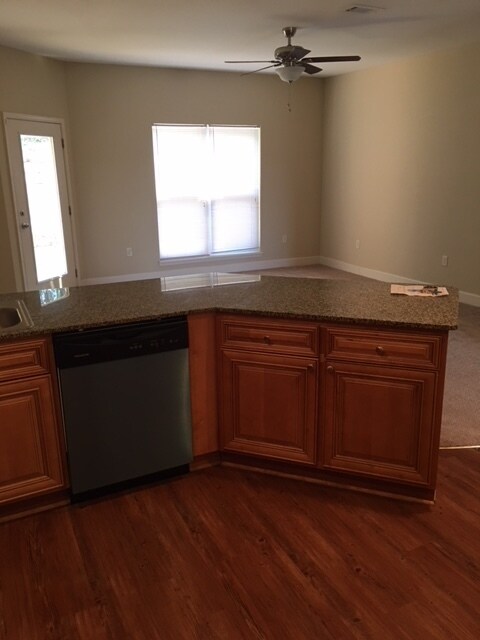 Foto del edificio - Beautiful Townhome in Arbor Lakes!