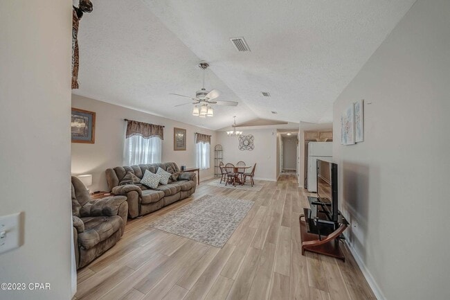 Building Photo - 2 bedroom home in Palm Cove Community