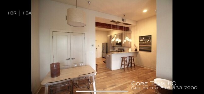 Foto del edificio - 1 Bedroom Artist Loft Available Now!