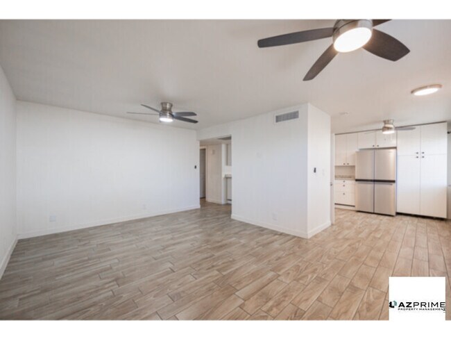 Building Photo - Gracefully Nestled in Mesa's Historic Temp...