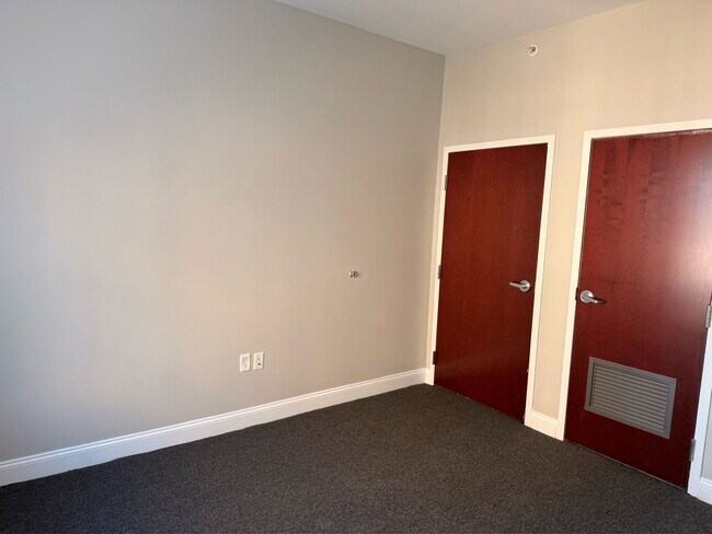 Foto del edificio - 210 Farmington Ave