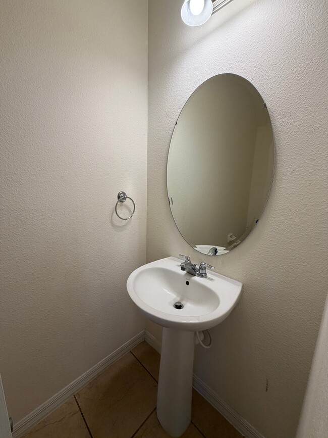 Foto del edificio - 475 Merry Brook Cir