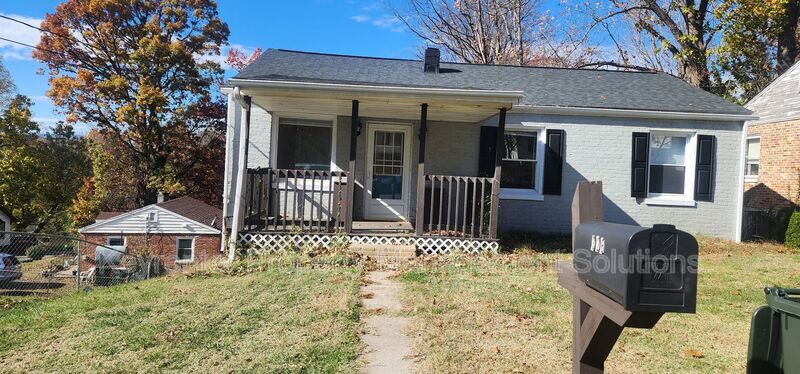 Primary Photo - 326 Westwood Blvd