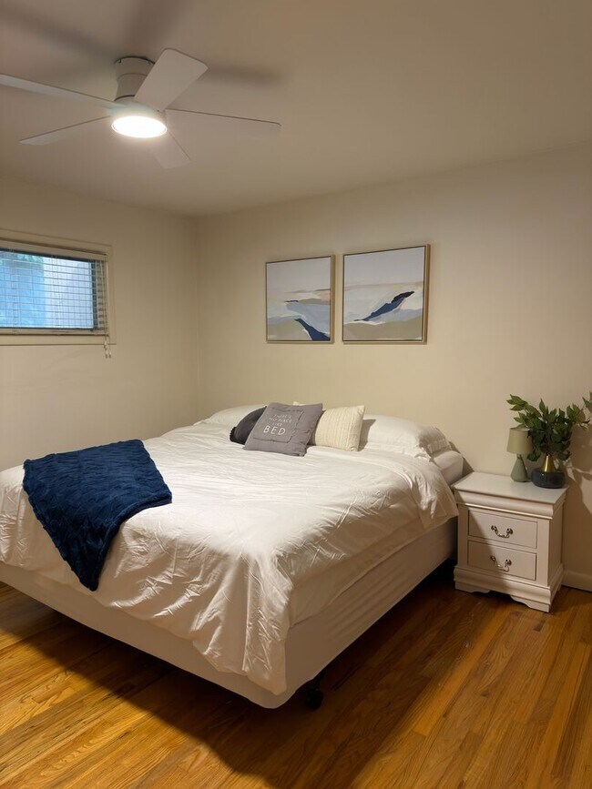 Building Photo - Manito House